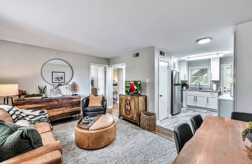 Clarkdale Apartment | 2 BR Apt New and Clean - Long Stays Welcome (apt8)