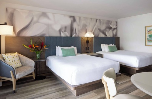 Nawiliwili Hotel | 2 Home-like Accommodations w/Balconies! Pool! Close to Wailua Homesteads Park!