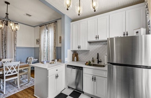 San Jacinto House | 2 Homes 2 Pools! Steps to Beach 3 Kings + Bikes Sleeps 14