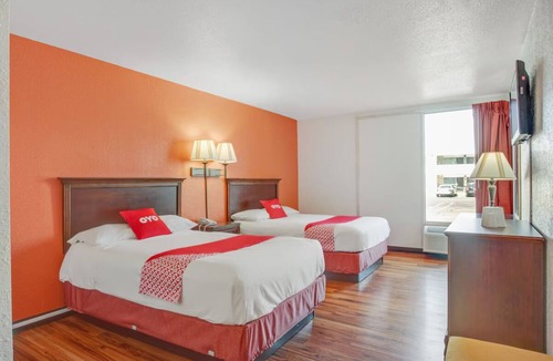 Muskegon Heights Hotel | 2 Inviting and Pet-Friendly Rooms Close to Muskegon’s Exciting Parks