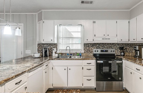 Vidalia House | 2 Mi to Dtwn Vidalia! Pet-Friendly Retreat w/Yard