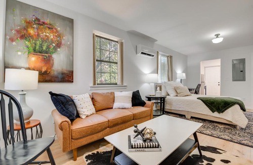 Edgewood Apartment | 2 Mi to East Atlanta Village: Cozy Studio w/Porch