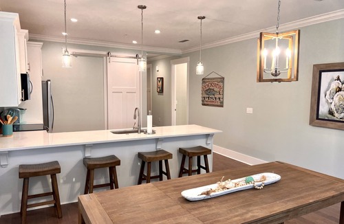 Jekyll Island Condo | 20% weekly discount! 3 BR Condo. End Unit. Walk to Marina & Zachrys!