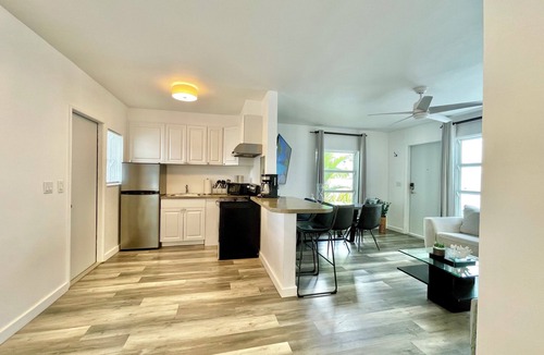 Lauderdale Beach Apartment | 2301/U2-Serene-Beachfront-1-bedroom-apt w/-AC-in-Fort-Lauderdale