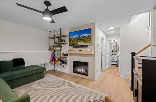 Willowbrook Meadows House | 249 E Coyote
