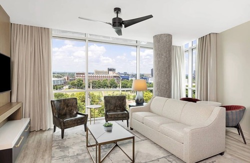 Downtown Atlanta Resort | 2BD/Atlanta - Downtown w/Rooftop Pool and Pool Bar!
