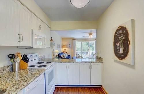 Sea Acres Condo | 2BR Duck Condo: Walk to Beach, Pool & Tennis