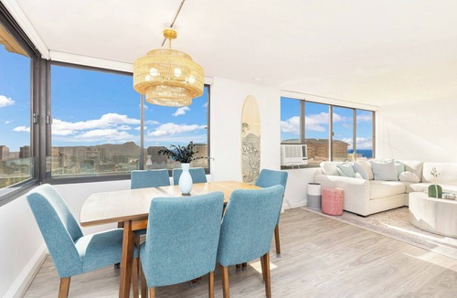 Waikiki Apartment | 2BR Ocean View Condo at The Windsor Waikiki Near the Beach