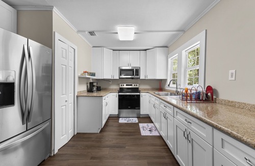 Fort White House | 3-bed 2 bath River house on the Santa fe. 6 miles from Ginnie Springs