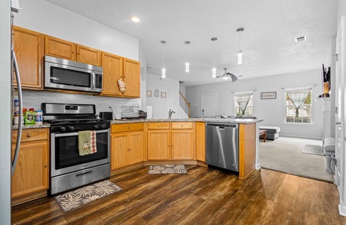 Southwestern House | 3-bedroom 2.5-bathroom house in Atlanta w/Office space and High-Speed Wifi.