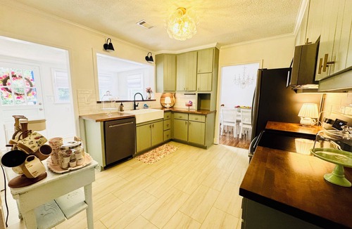 Winder House | 3 bedroom and 2 bathroom-Walk to downtown Winder/Legacy Park/near Fort Yargo