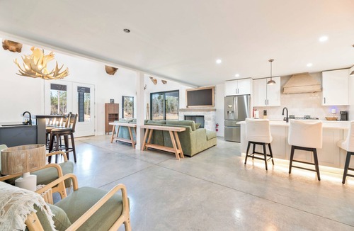 Folkston House | 3-bedroom barn in gorgeous Folkston with AC for relaxing stays