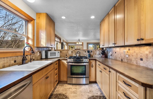 Bigfork House | 3 Bedroom Cabin, Mountain & Lake Views, Glacier