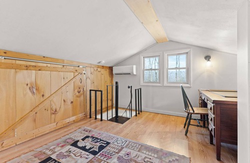 Pownal House | 3-bedroom farmhouse 15 minutes from Williamstown and Bennington.