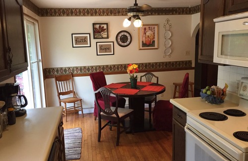 O'Fallon House | 3-bedroom House with 1 Car Garage available for the Holidays
