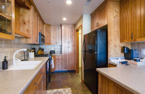 Midway Condo | 3 Bedroom Zermatt Villages 773 Condo