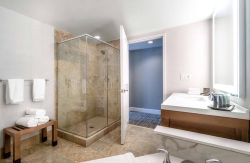 Braselton Hotel | 3 Relaxing Rooms w/Stylish Touches Near Vineyards and Georgia Wine Tours