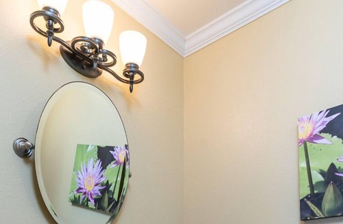 Bayview House | 4 BDR, 3 1/2 BR, AC, WALK TO BEACHES AND RESTAURANTS!