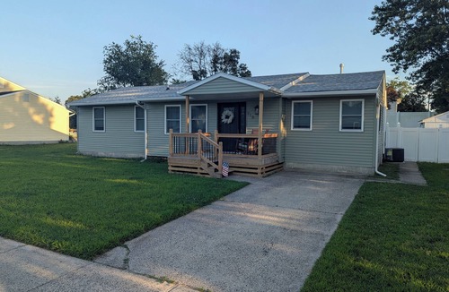 Town Bank House | 4-bedroom Beach House in charming North Cape May- OUTDOOR SPACE UPDATED IN 2026!