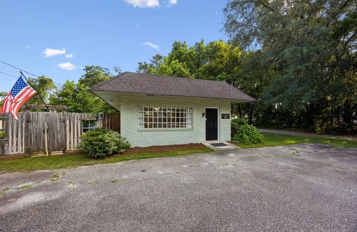 St. Marys Cottage | 4 Blocks From Waterfront & Downtown Dining - Pet/Pup Friendly + 2 Adult Bikes