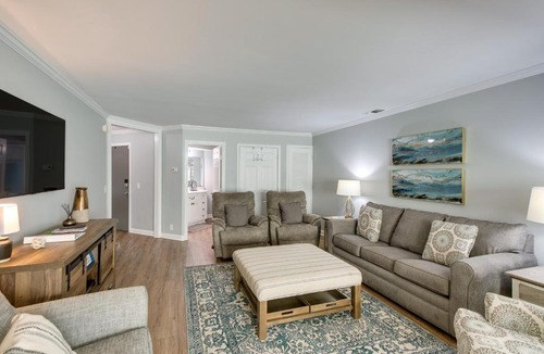 St. Simons Island House | 4 Mi to Beach: St Simons Island Golf Course Condo