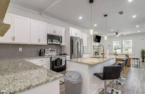 Sylvan Hills House | 4 Mi to Mercedes-Benz Stadium: ATL Home w/Yard!
