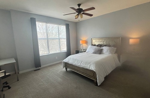 Castleberry Hill House | 4 Story Roof Top Loft & Mercedes Stadium View, Walk to FIFA World Cup