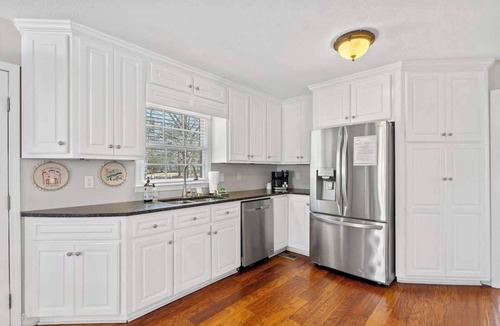 Milledgeville House | 4bd/3bth, Sleeps 14, Pool Table, Fire pit + More!