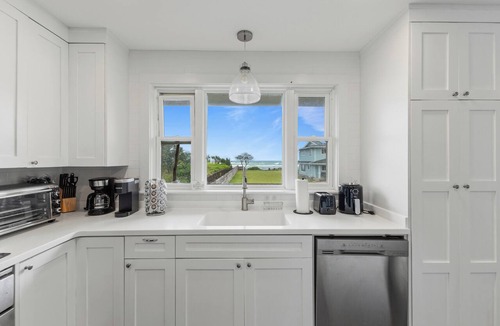 Laie House | 4BR Oahu Retreat - Steps to Beach - Laie Hawaii