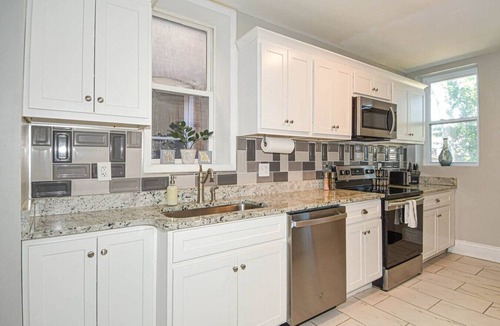 Shaw House | *5 Bedroom*Pet & Family Friendly | Close to Top Attractions