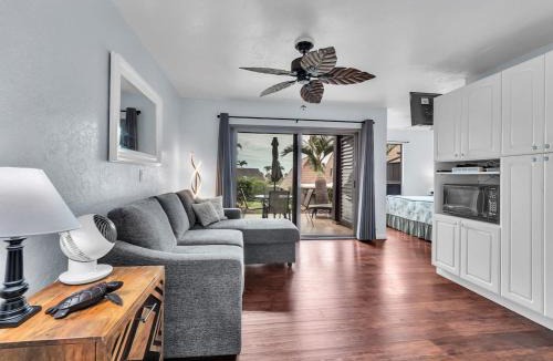 Punaluu House | 57 Beautiful Remodeled Studio