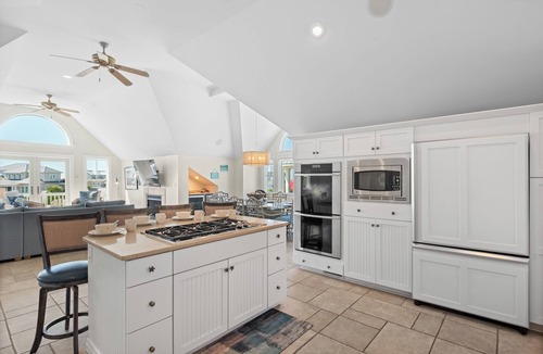 Bald Head Island House | (5B,5.5BA, 1K, 3Q, 2TW, Sleeps 10, 2 golf carts-6&4 passenger, PET FRIENDLY!