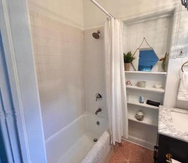 Inman Park House | 5BR Inman Park Duplex Walk to BeltLine