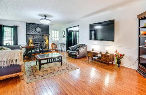 Clarkdale House | 6 Mi to Marietta Square: Family Retreat w/Yard!