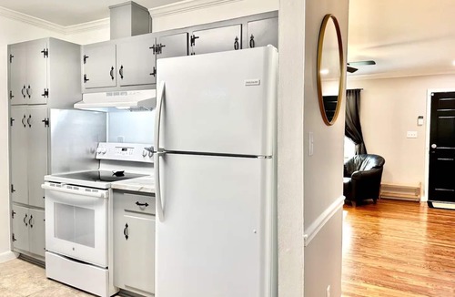 Stone Mountain House | 6 Mins to Stone Mtn Park, Outdoor Living & Dining
