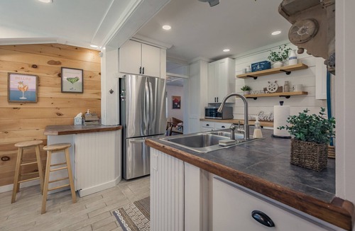 Saratoga Springs House | 7 bed 7 bath: Lakeside home minutes from downtown