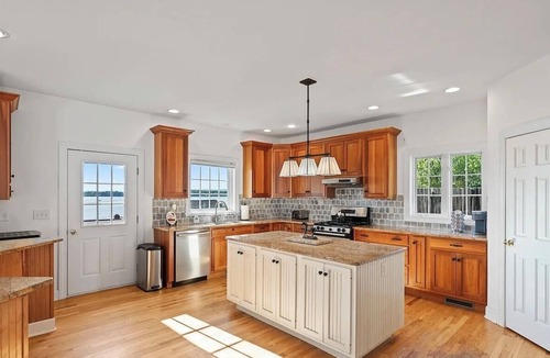 Saratoga Springs House | 7 Bedroom Lake House W/2 Bunk Bed Cottage & Pool