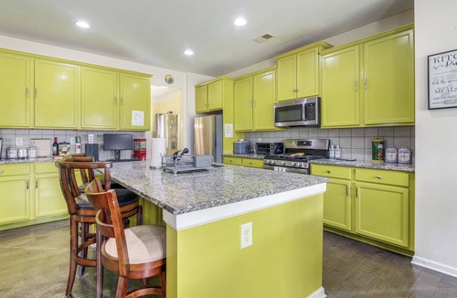 Covington House | 8 Mi to Dtwn & Film Sites! Spacious Covington Home