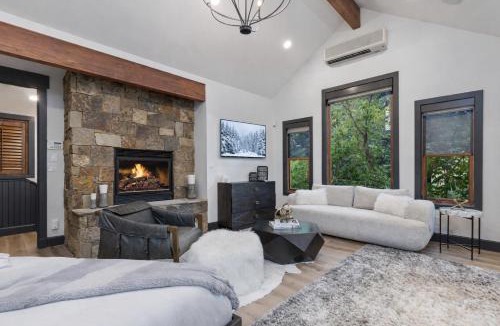 Downtown Park City House | 909 Snowy Cottage by SkyRun Park City