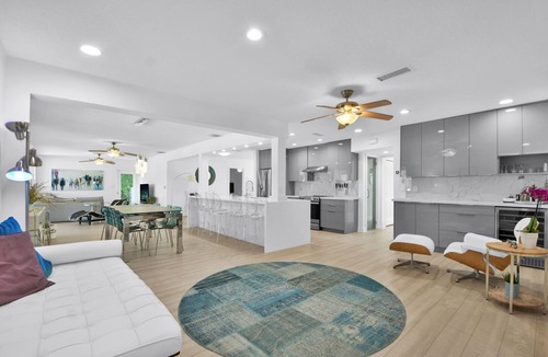 Tropic Isle House | 943 Managed by Brampton Park