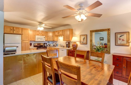 Queen Emmas Bluffs Condo | A/C in all 3 Bedrooms! Partial ocean views, Walk to beach