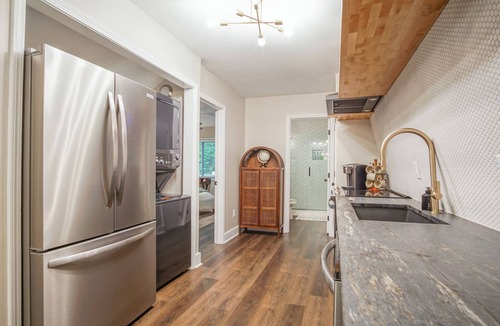 Kennesaw Cabin | A-Frame Haven!Near KSU, LakePoint Sports,Marietta Sq. Downtown Kennesaw+EV Chrgr