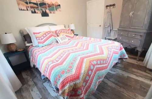 Fruitland Cottage | A Perfect Escape
