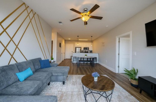 Glen Iris Apartment | Across from UAB Spacious 2BR Retreat 3a