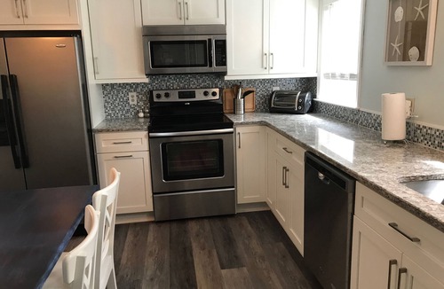 Dodds Addition Condo | Affordable Family-Friendly Condo, Walk to Beach/Town
