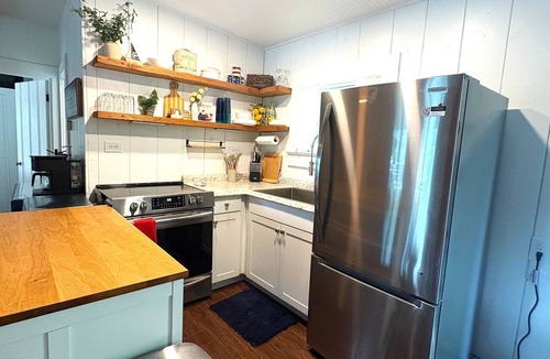 Cartersville Cabin | Allatoona Lakefront, Deep Water Dock, LakePointe