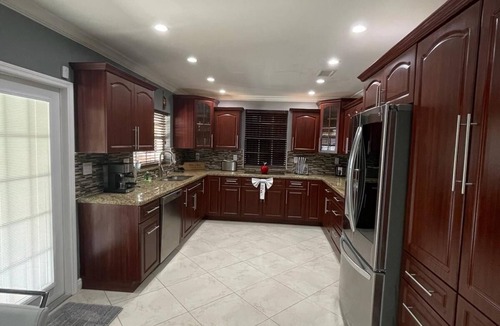 Greenacres House | amazing catch close2airport hot tub full outdoor kitchen