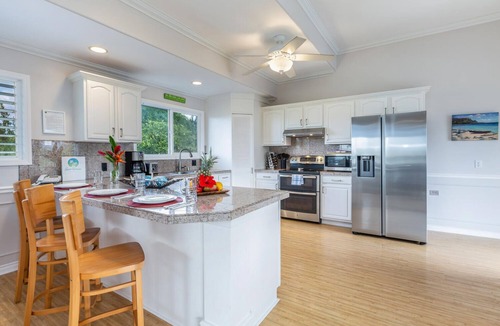 Princeville House | Amazing Views of Waterfalls, Hanalei Bay & Walk to Beach & Queens Bath