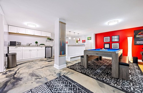 Atlanta House | ATL Cascade Oasis - Heated Pool, Hot Tub, Arcades, Pool Table, 3900sqft, 10 beds