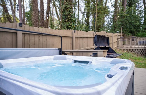 Collier Heights House | ATL Patio Paradise - Pool, Hot Tub, Movie Theater, Game Room, B-Ball, Arcades!
